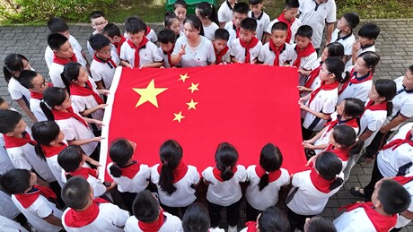 China contratará 7 mil professores aposentados para reforçar educação em zonas rurais