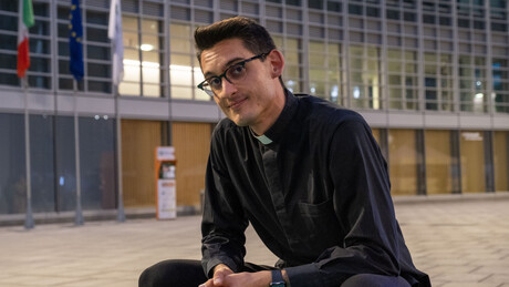 Padre 'influencer' é criticado pela Igreja por publicar conteúdo pago e rotina fitness