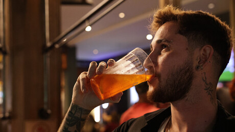 Governo Lula não descarta envolvimento do PCC em casos de intoxicação por metanol