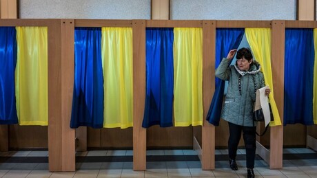 Parlamento ucraniano adia eleições locais, que deveriam ser realizadas neste mês