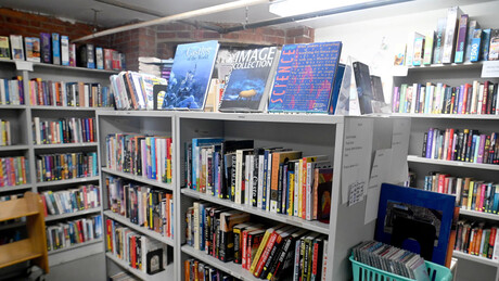 EUA registram aumento de livros 'censurados' após pressão política, aponta estudo