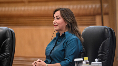 Promotoria do Peru pede que Dina Boluarte seja proibida de deixar o país por suspeita de corrupção