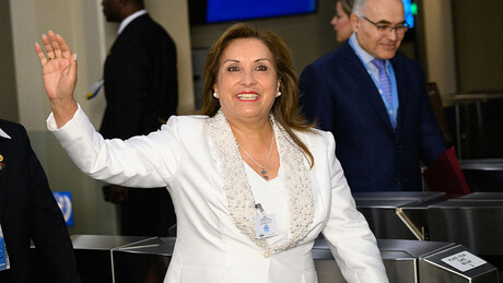 Presidente destituída do Peru deixa cargo com índice recorde de impopularidade