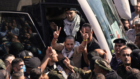 Palestinos presos são libertados por Israel