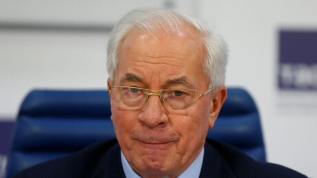 Ex-primeiro-ministro da Ucrânia afirma que Zelensky pretende boicotar negociações entre Putin e Trump