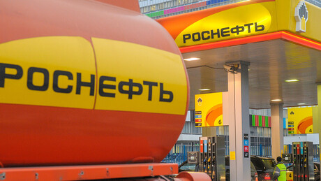 Preço do petróleo bruto dispara após sanções dos EUA contra duas gigantes petrolíferas russas