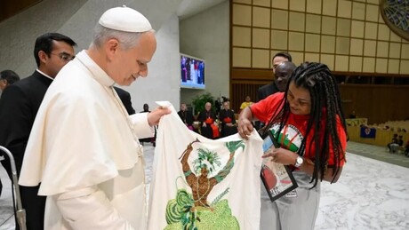 Papa Leão XIV defende 'terra, teto e trabalho' em encontro com MST no Vaticano