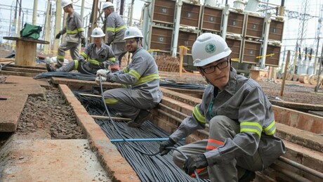 Estatal chinesa lidera modernização da Usina de Itaipu, reforçando setor energético do Brasil
