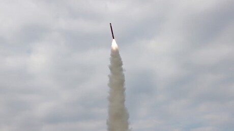 República Popular Democrática da Coreia testa mísseis estratégicos com foco em dissuasão nuclear