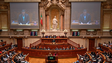 Parlamento português aprova ampliação de 5 para 7 anos prazo para brasileiros obterem cidadania