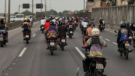 Motociclistas protestam no Rio após 119 mortos em operação policial