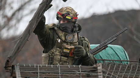 Putin libera entrada de jornalistas na área onde forças ucranianas estão cercadas