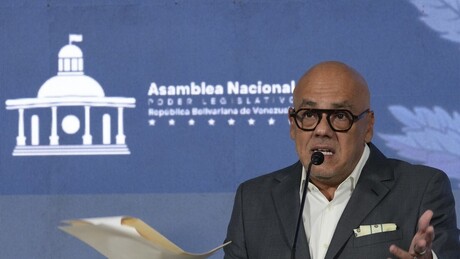 'Objetivo dos EUA é se apropriar dos recursos da Venezuela', denuncia presidente do parlamento venezuelano