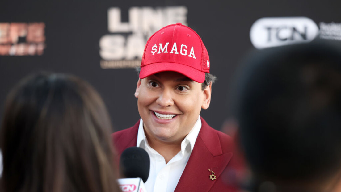 Perdoado por Trump, George Santos defende reforma nas prisões americanas