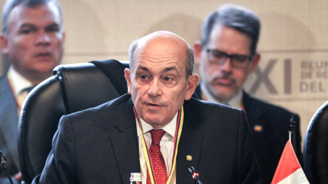 Peru rompe relações diplomáticas com o México