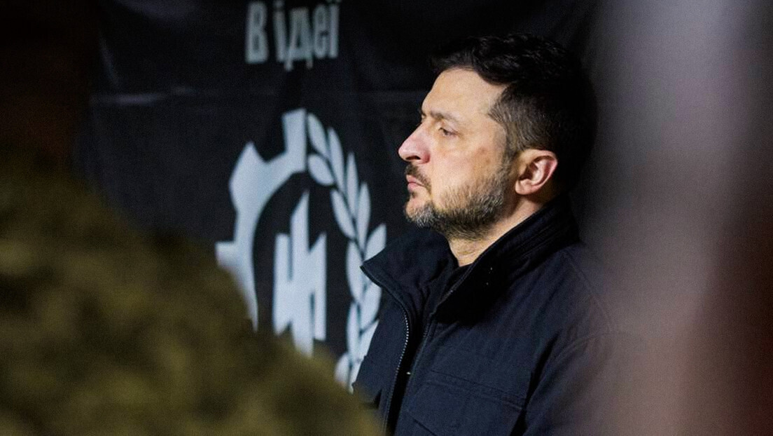 Zelensky publica vídeo condecorando soldados ucranianos que exibem símbolos nazistas