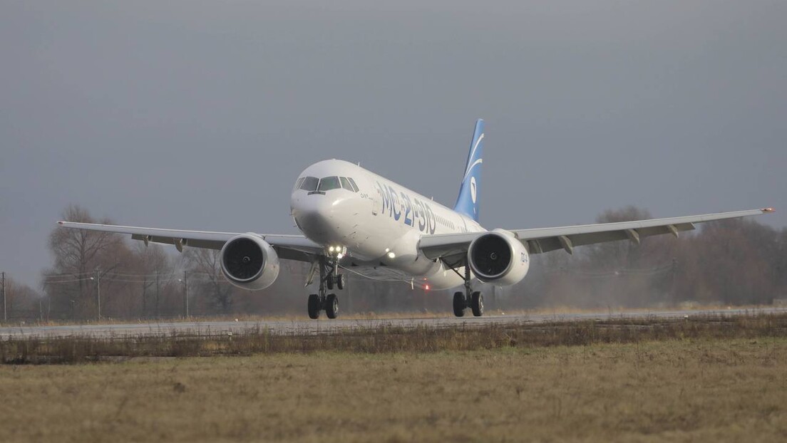 'Made in Russia': Avião 100% russo conclui voo de teste de mais de 6 horas