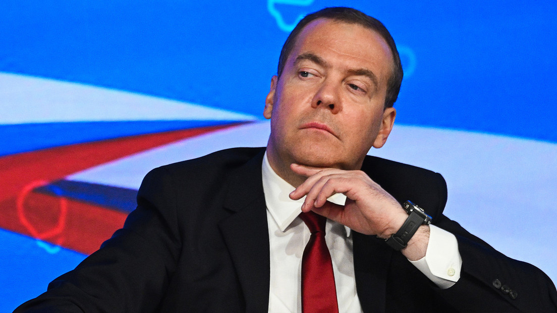 Medvedev ironiza líderes europeus que apoiam Zelensky: 'não sabíamos de nada'