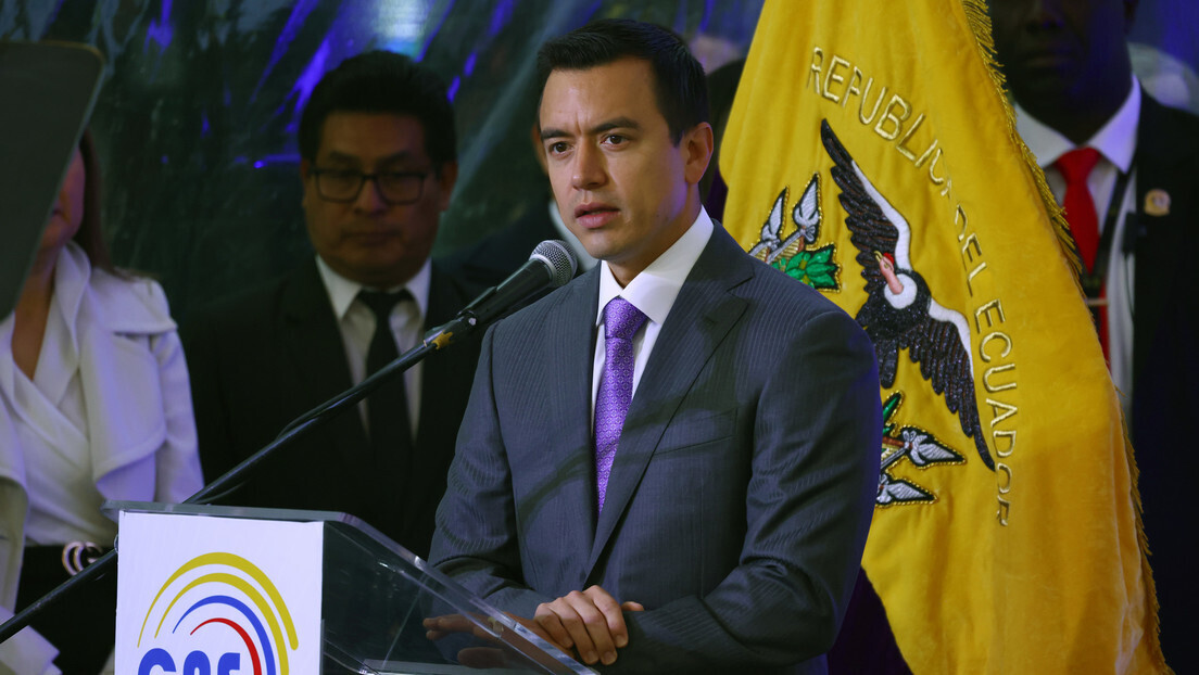 Sem bases militares estrangeiras: presidente do Equador viaja aos EUA após derrota em referendo