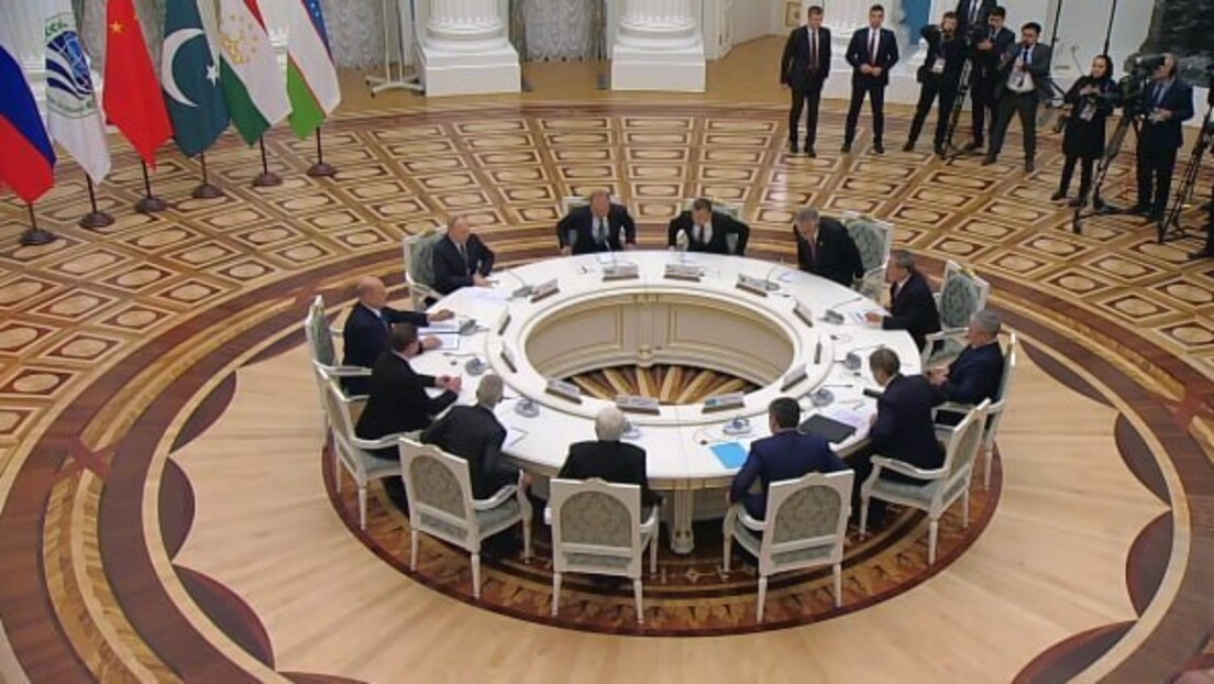 'Todos compartilhamos um objetivo comum': Putin recebe membros do Conselho de Chefes de Governo da OCX