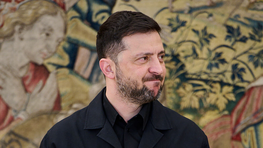 Zelensky busca apoio externo para conter desgaste por corrupção na Ucrânia, dizem analistas