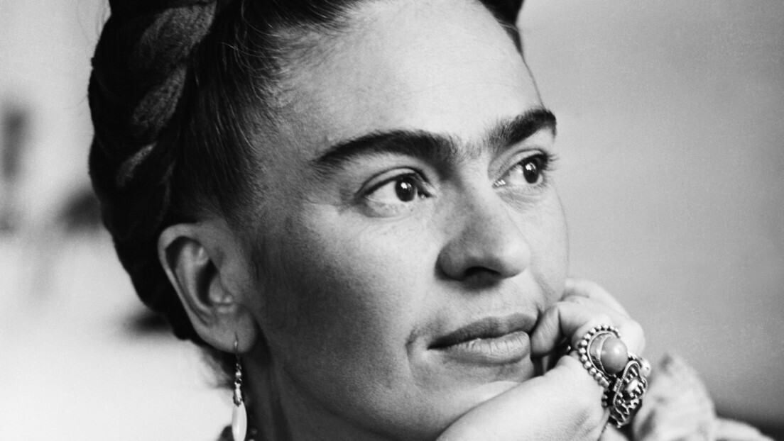 Pintura de Frida Kahlo bate novos recordes mundiais ao ser leiloada por R$ 290 milhões