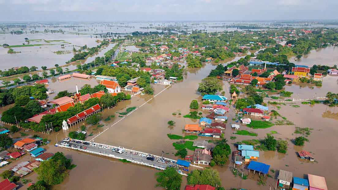 Tempestades históricas devastam cidade do sul da Tailândia