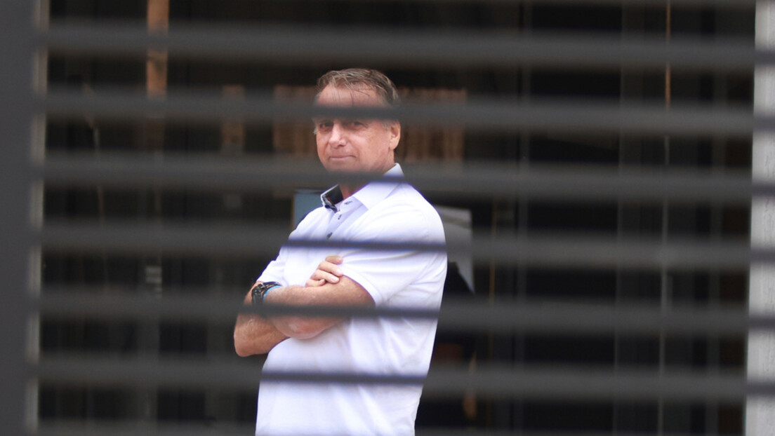 Moraes libera entrega de comida a Bolsonaro com monitoramento da Polícia Federal