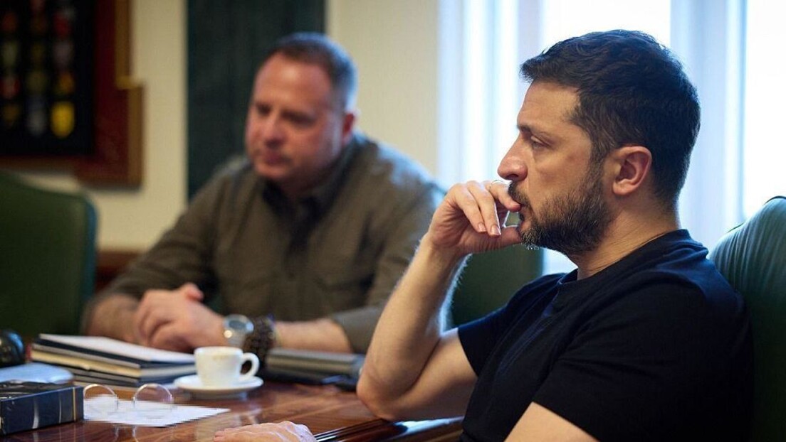 Zelensky tenta blindar seu braço direito acusado em megaesquema de corrupção