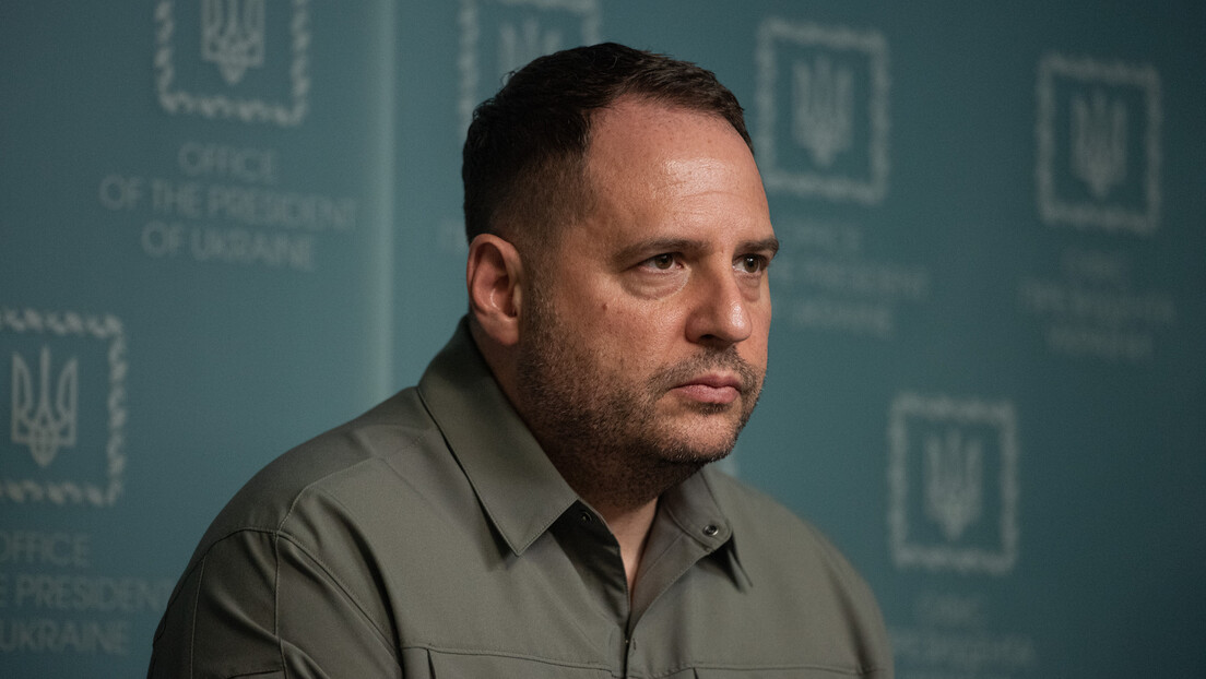 Quem representará a Ucrânia nas negociações de paz após renúncia do 'braço direito' de Zelensky?