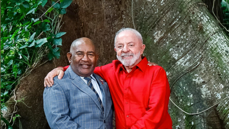 Brasil pode criar cursos a distância para técnicos africanos após reunião entre Lula e Assoumani