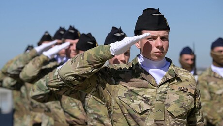 Bélgica envia cartas a todos os jovens de 17 anos do país para incentivar serviço militar