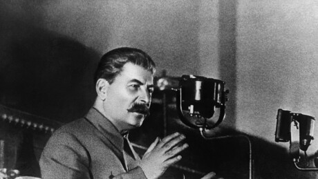 O dia em que Stalin voltou a acreditar em Deus durante a Segunda Guerra Mundial