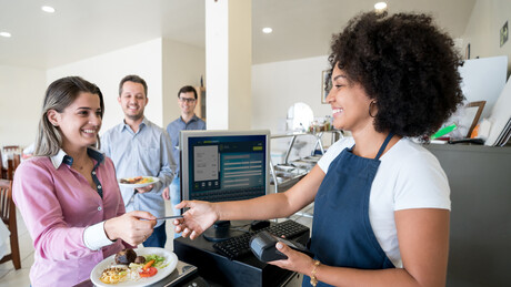 Governo Lula determina que VA e VR deverão ser aceitos em qualquer maquininha até 2026