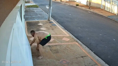 Homem é morto pela PM enquanto tentava invadir casa da ex-cunhada com uma faca