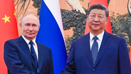 Putin prevê uma 'explosão positiva' no desenvolvimento das relações entre a Rússia e a China