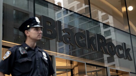 'Tentáculos por toda parte': Bancos, empresas e terras da Ucrânia nas mãos de gigante financeira dos EUA