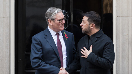 Inteligência russa: Londres quer 'esfriar' disposição de Trump para resolver conflito na Ucrânia