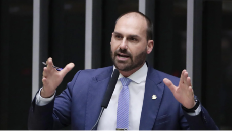 STF torna Eduardo Bolsonaro réu por crime de coação
