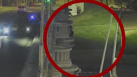 VÍDEO CHOCANTE: criminoso salta de ponte para escapar da polícia