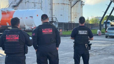 Megaoperação da Polícia Federal mira em organização criminosa de refinaria no Rio de Janeiro