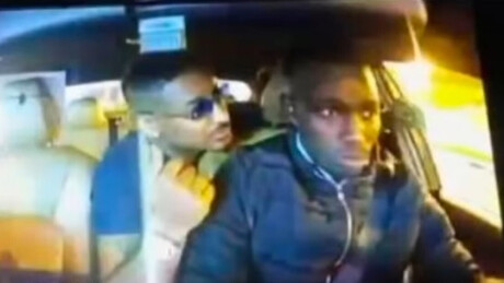 VÍDEO: passageiro tenta estrangular taxista que resistiu a assédio