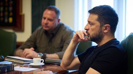 Zelensky tenta blindar seu braço direito acusado em megaesquema de corrupção