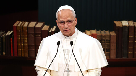 Papa adverte sobre 'terceira guerra mundial em andamento' durante visita à Turquia