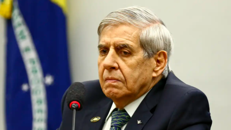 PGR se manifesta a favor de prisão domiciliar para general Heleno