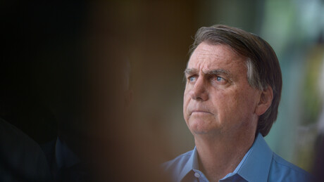 Defesa de Bolsonaro diz que STF errou ao encerrar julgamento e pede revisão da condenação