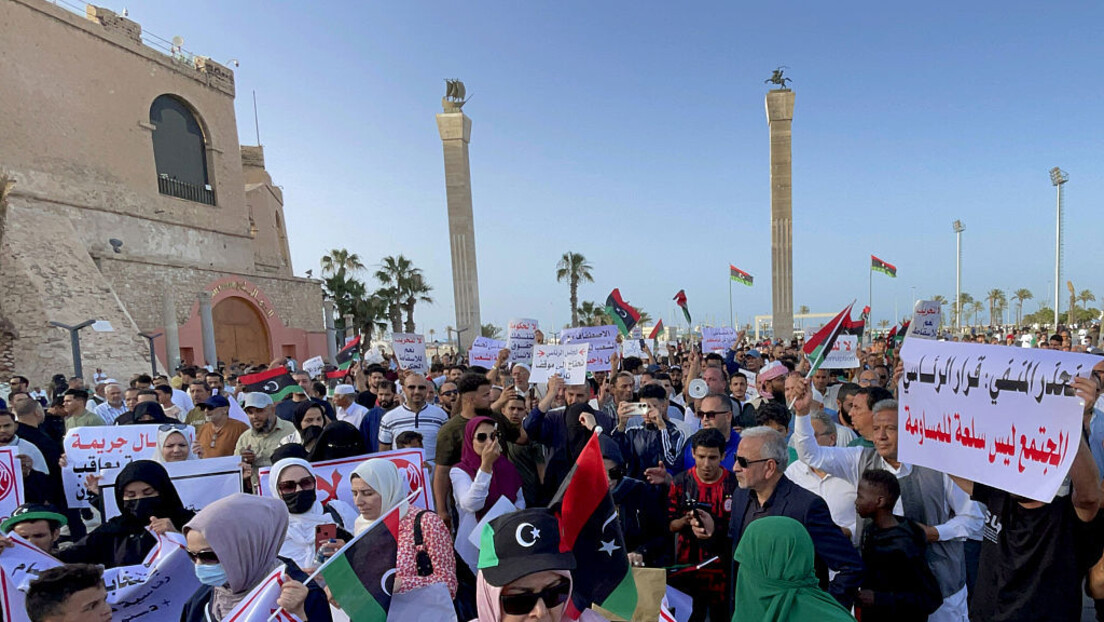 'África não deve copiar o Ocidente', afirma ex-ministro líbio