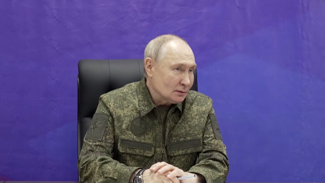 Putin denuncia 'tragédia do povo ucraniano' perpetrada por 'junta ladra' de Kiev