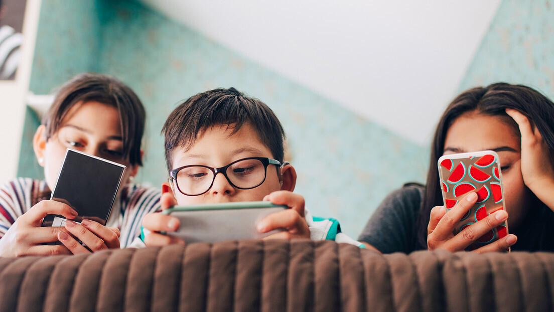 Quer dar um smartphone de presente de Natal ao seu filho? Saiba os riscos