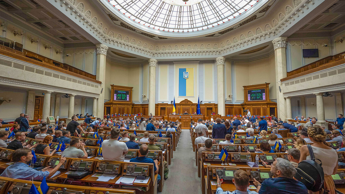 Parlamento ucraniano dá novo passo para discriminar o idioma russo